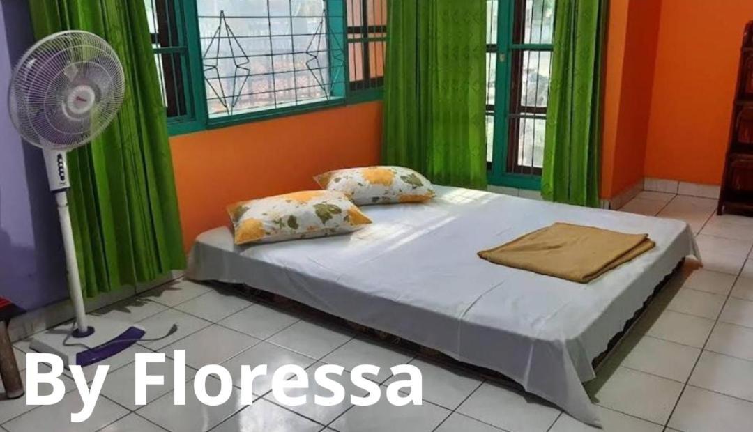 Guest House Dorm Floressa Maumere Exterior photo